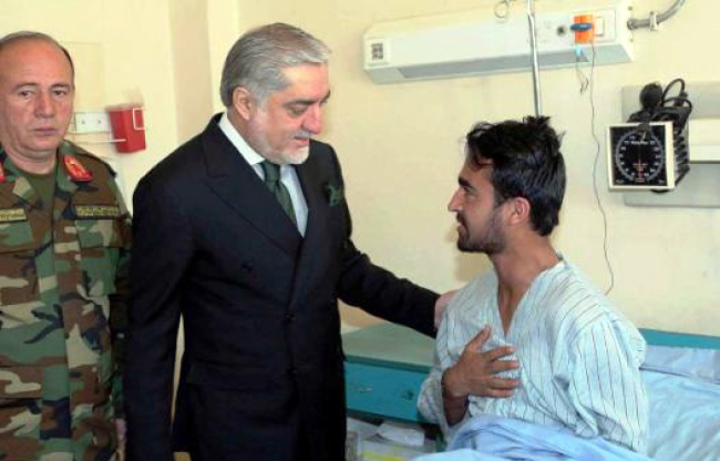 CEO Inquires after Health  of Wounded Soldiers